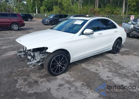 2021 Mercedes-Benz C 300 4Matic z USA, uszkodzony, nr VIN W1KWF8EB6MR644756